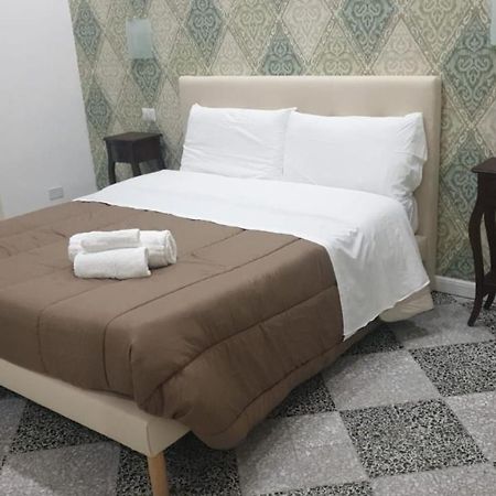 B&B By The Station Battipaglia Exterior foto